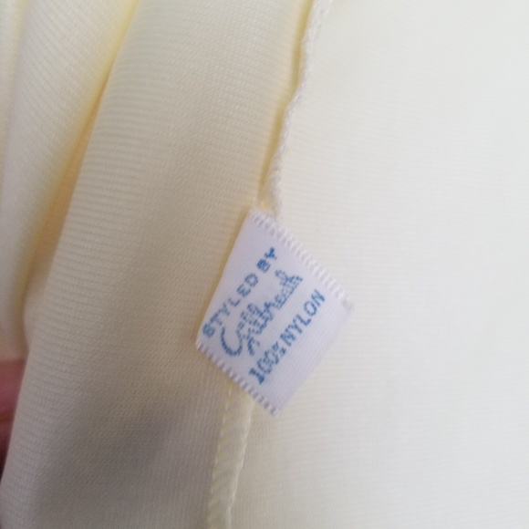 Vintage Gilbreath yellow nightgown long cape - Picture 4 of 7